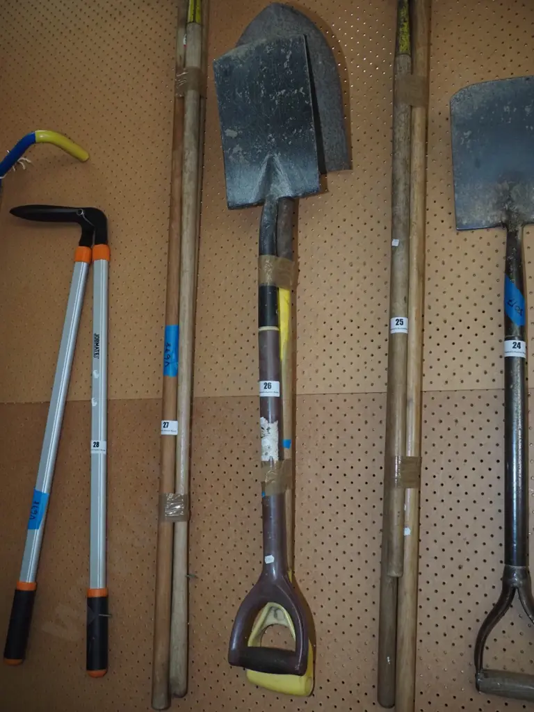 short handled shovel, garden spade Image 1++