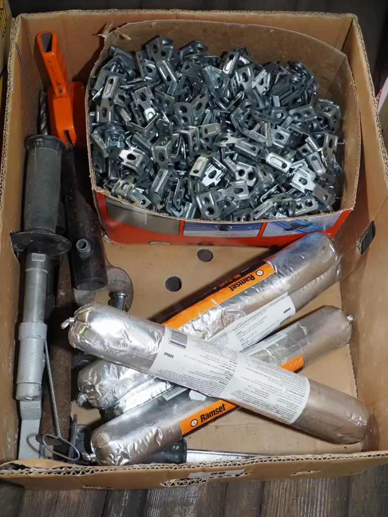 box; brackets, ramset, polymer etc Image 1++