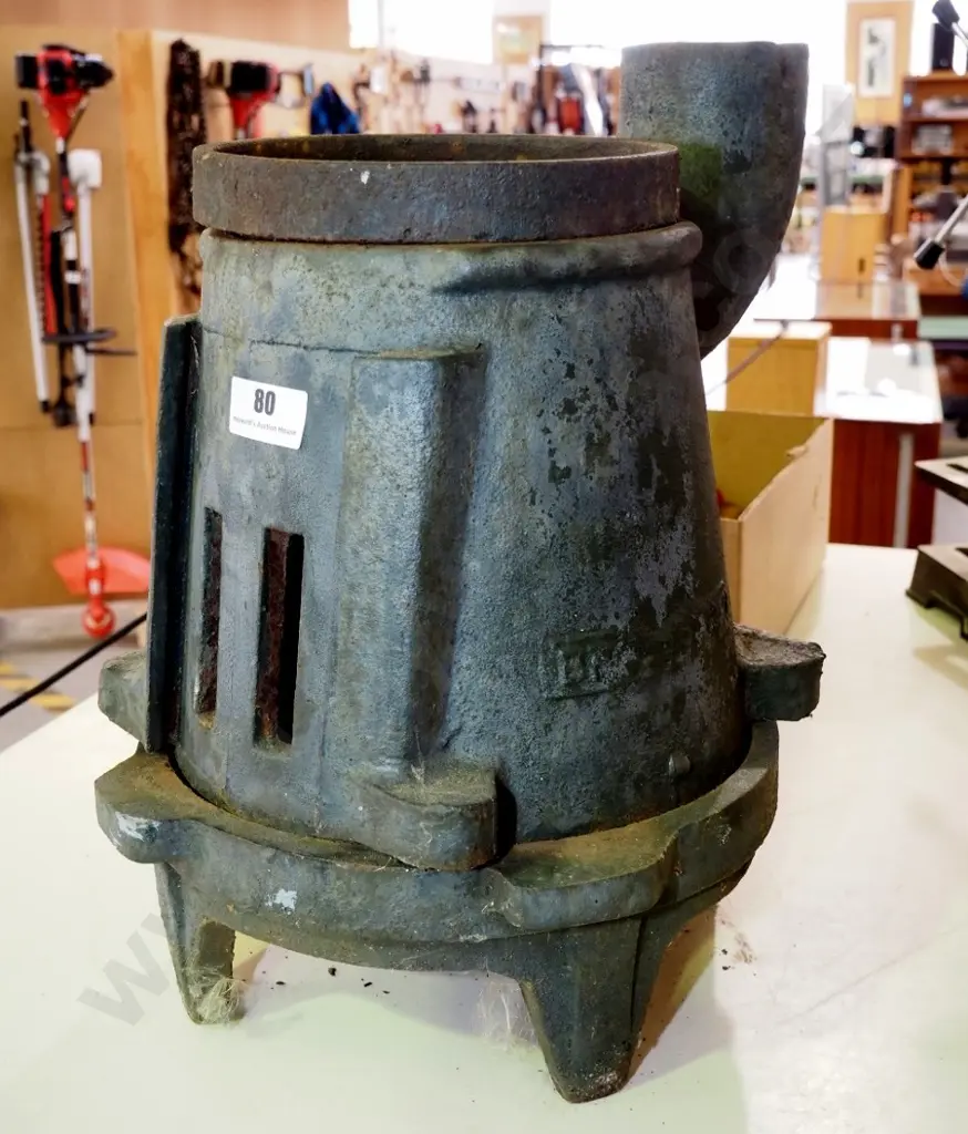 cast iron guards  van stove - missing some parts Image 1++