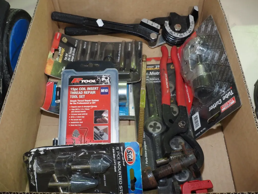 box; tap set, small pipe bender, thread repair kit etc Image 1++