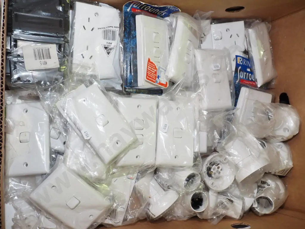 box; electrical switches, lighting bayonets Image 1++