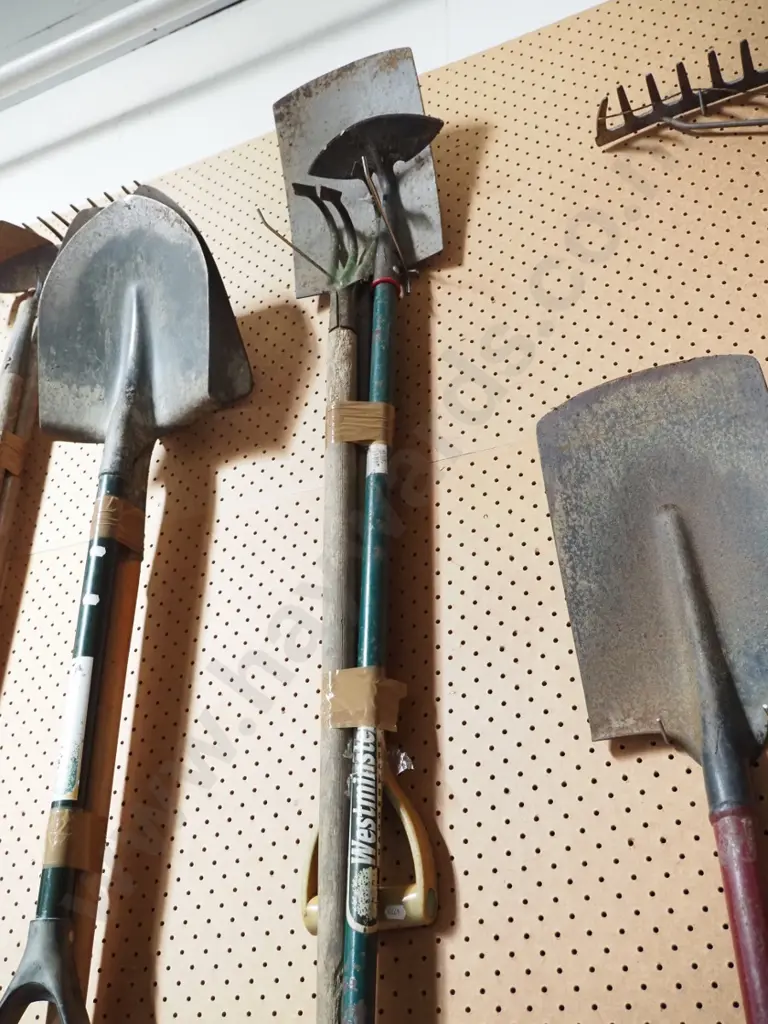 garden spade, cultivator, hoe Image 1++
