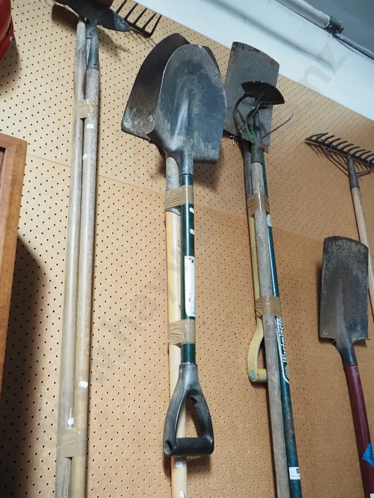 long handled and short handled shovels Image 1++