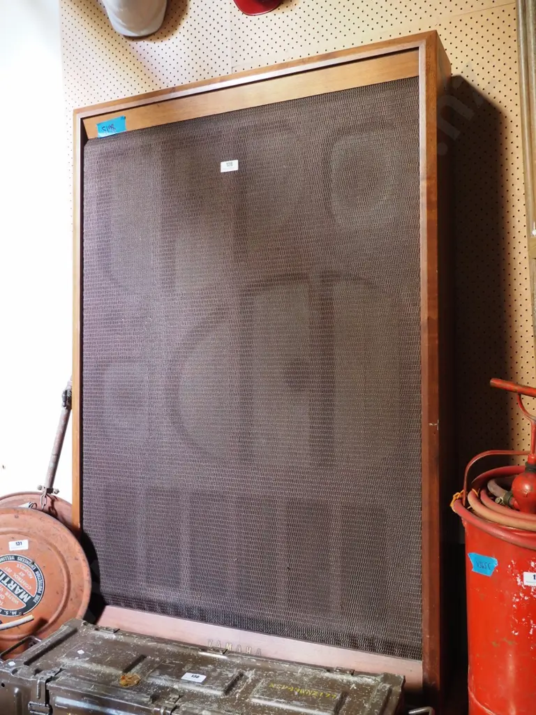 Yamaha electronic organ speakers - works, needs new belts for rotating speakers Image 1++