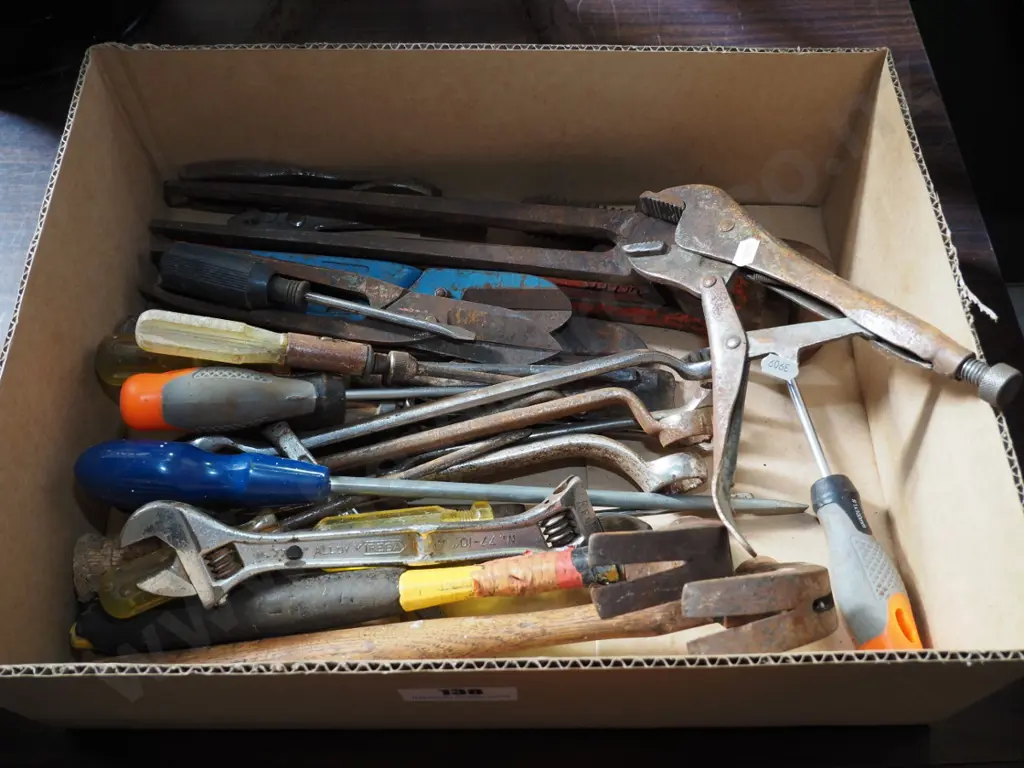 box of hand tools Image 1++