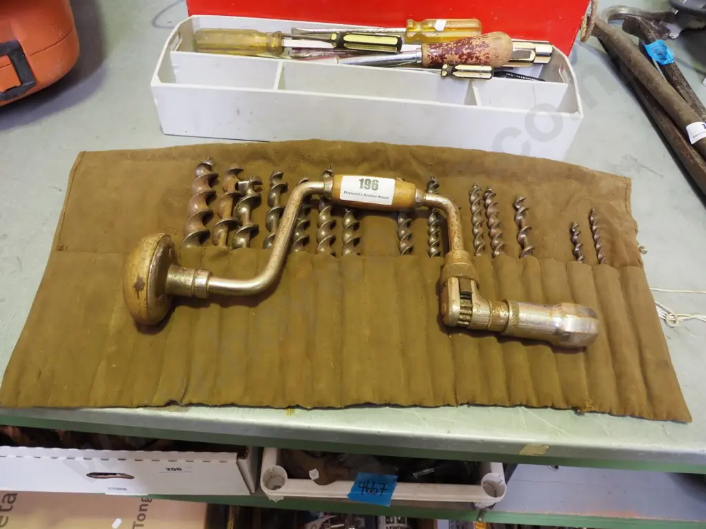 builder's brace, auger bits Image 1++