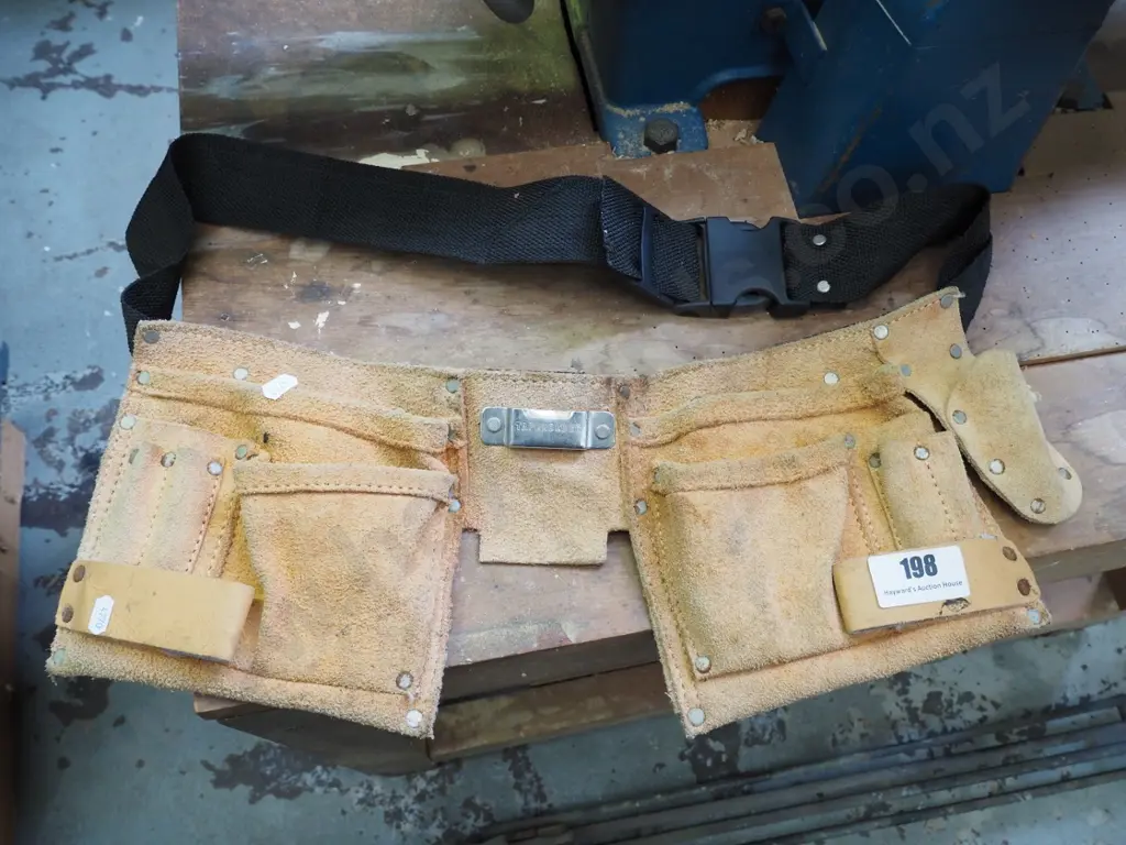 builder's belt Image 1++