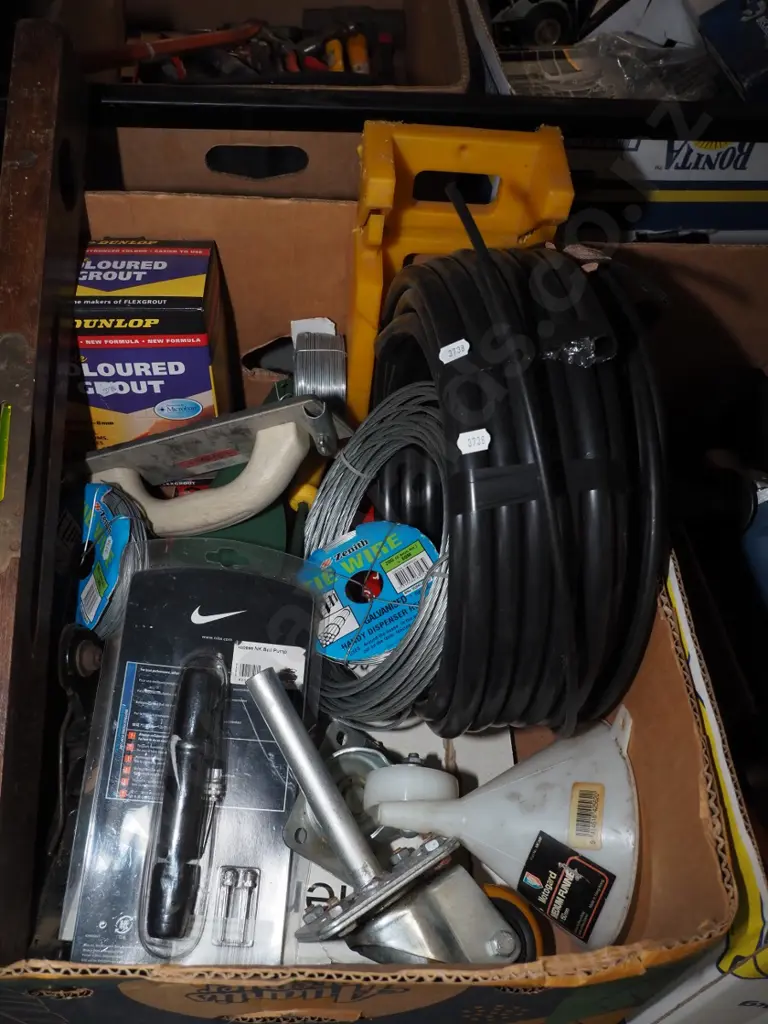 box; vintage builder's level, wire rope, casters etc Image 1++