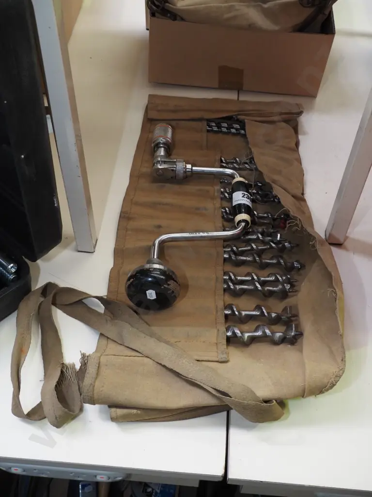 builder's brace and auger bits Image 1++