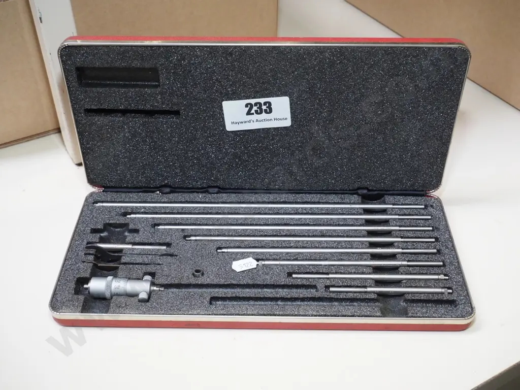 cased Starrett inside outside micrometers Image 1++