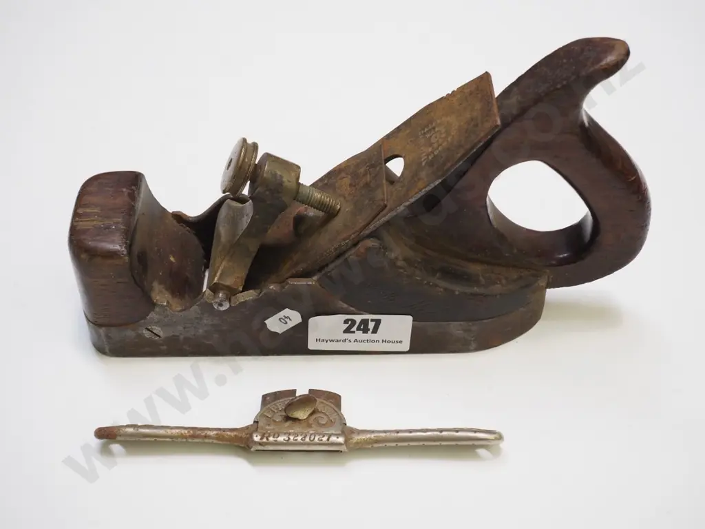 vintage hand plane, small spoke shave Image 1++