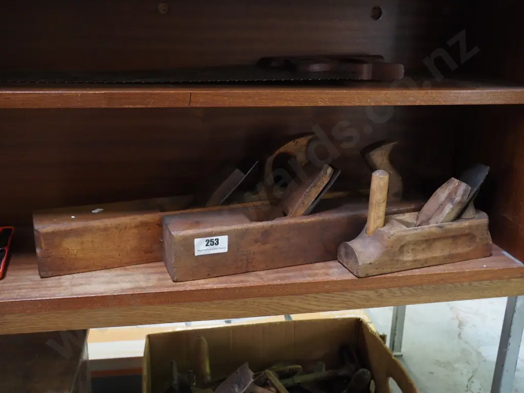 3 wooden hand planes Image 1++