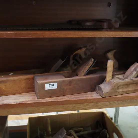 3 wooden hand planes