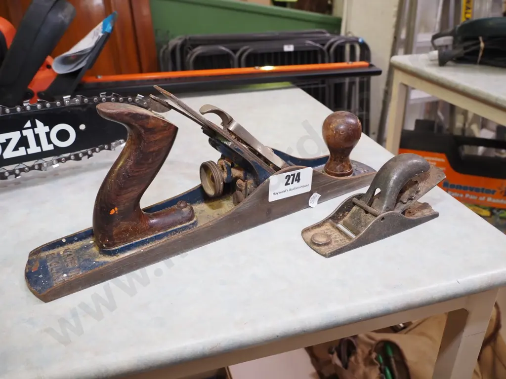 2 metal hand planes Image 1++