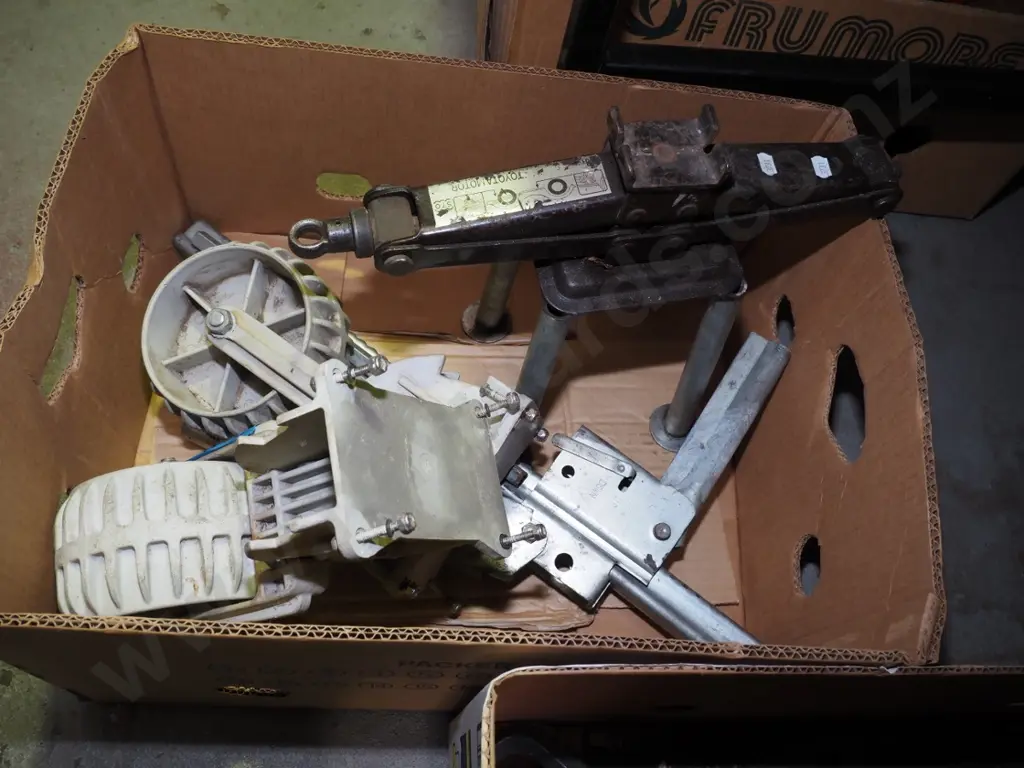 box; car jacks, heavy duty casters Image 1++