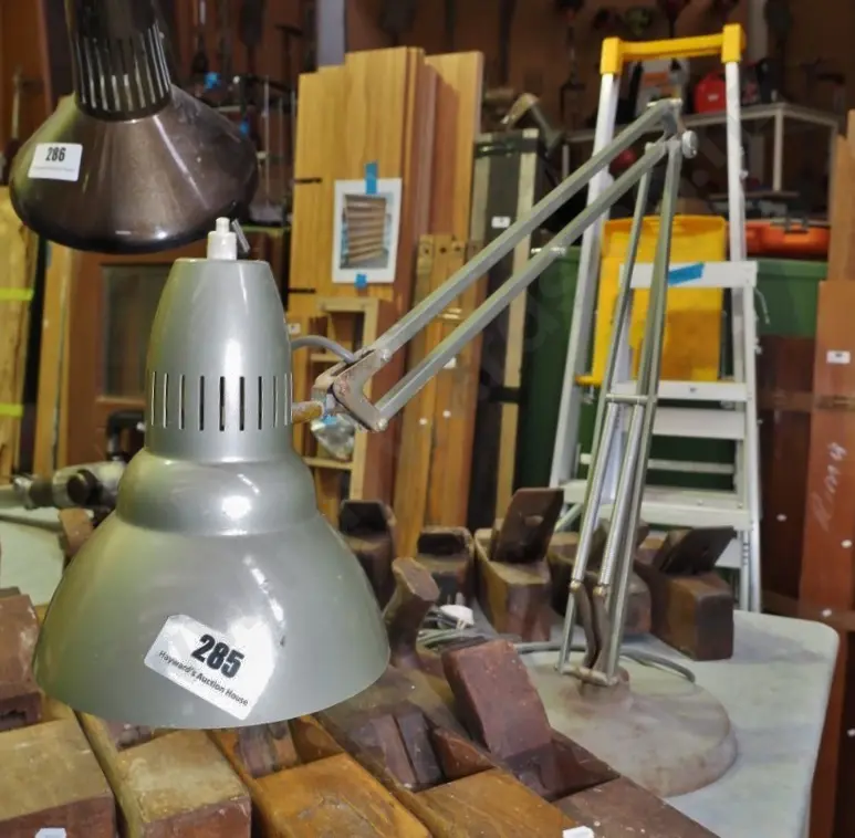 metal anglepoise lamp Image 1++