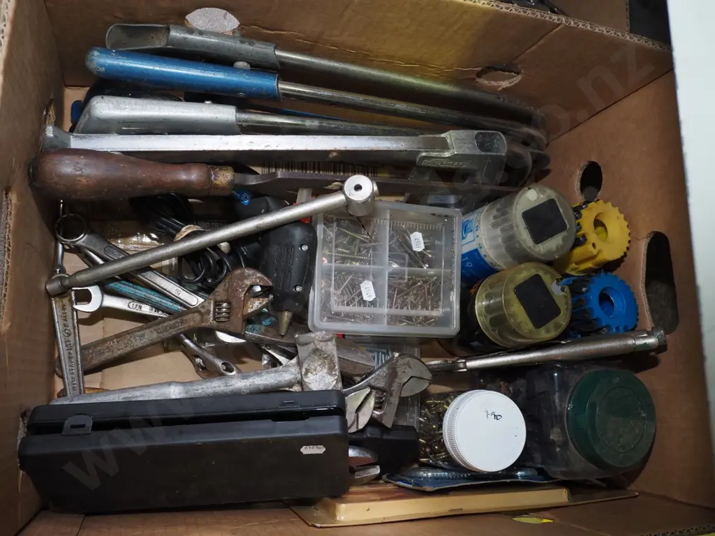 box; drill bits, crescents, hacksaws etc Image 1++
