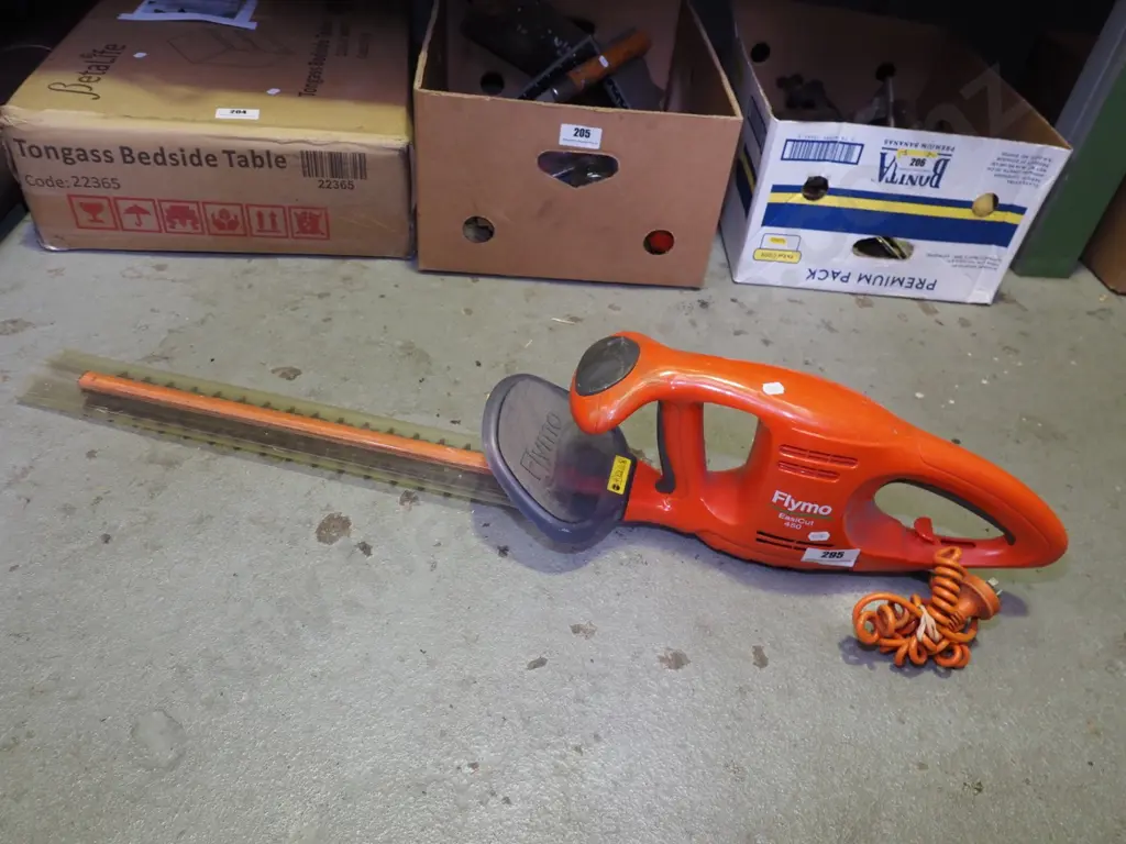 Flymo corded hedge trimmer Image 1++