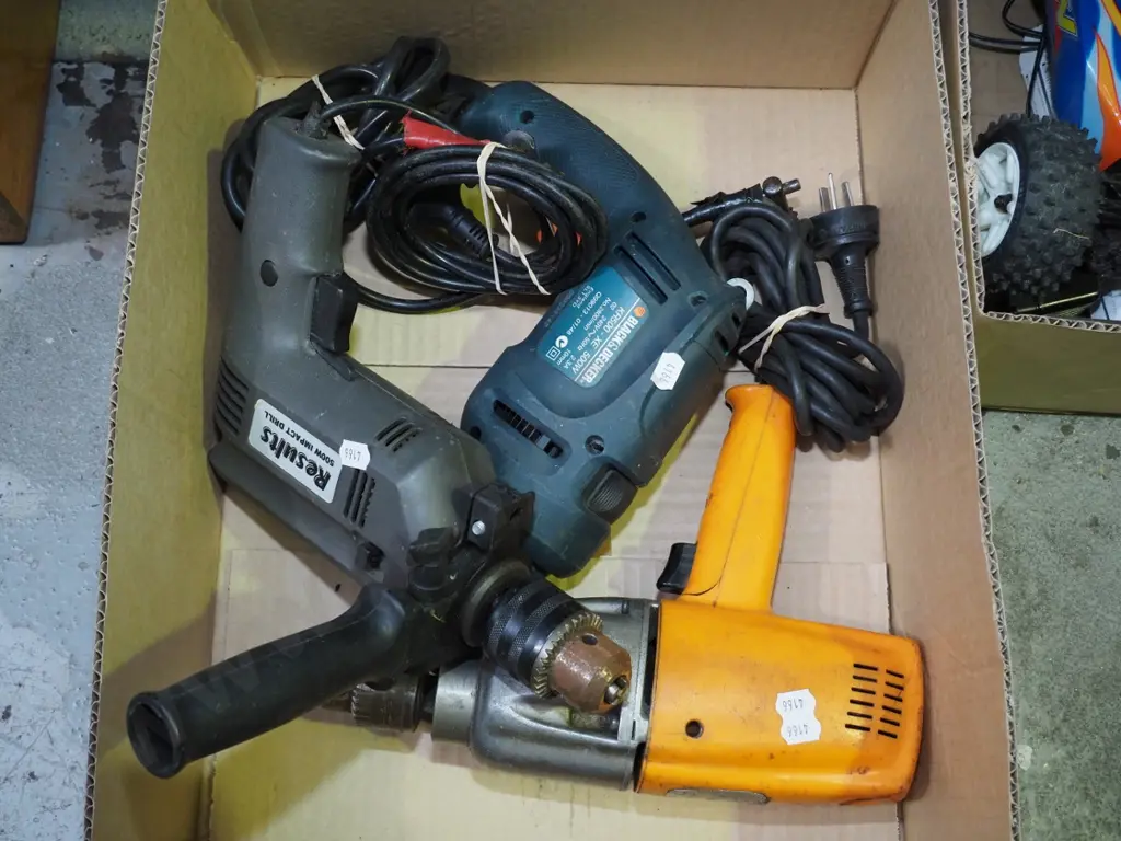 box of 3 power drills Image 1++