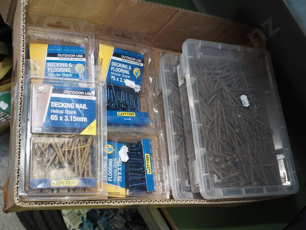box of decking and flooring nails Image 1++
