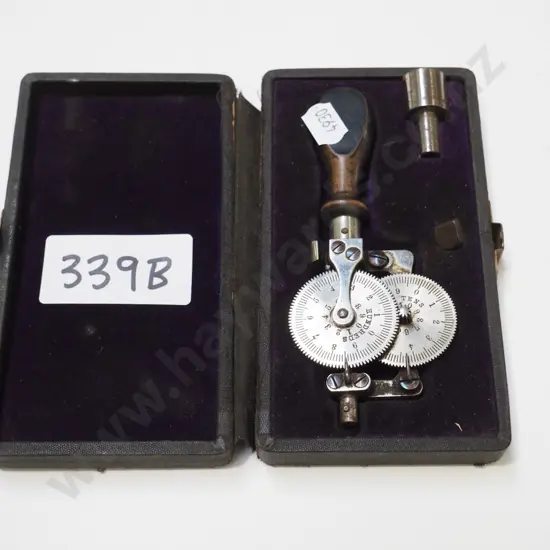 vintage RPM gauge