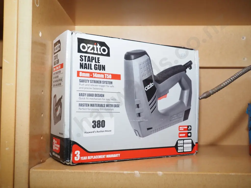 Ozito staple nail gun Image 1++
