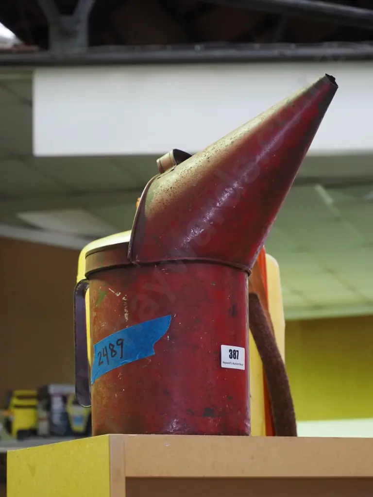 large oil pourer Image 1++