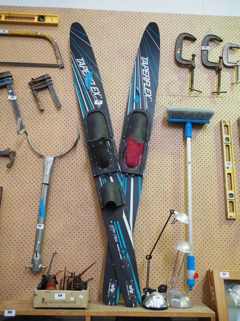 2 Taperflex water skis Image 1++