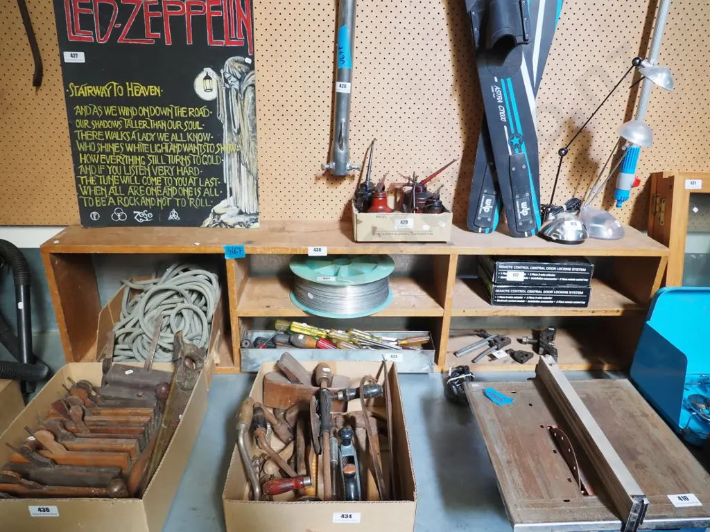 rimu workshop shelves H-390 W-1670 D-220 Image 1++