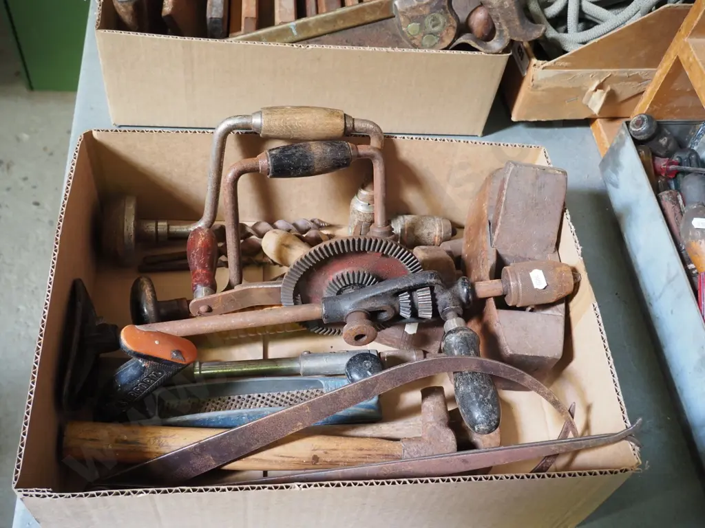 box of vintage hand tools Image 1++