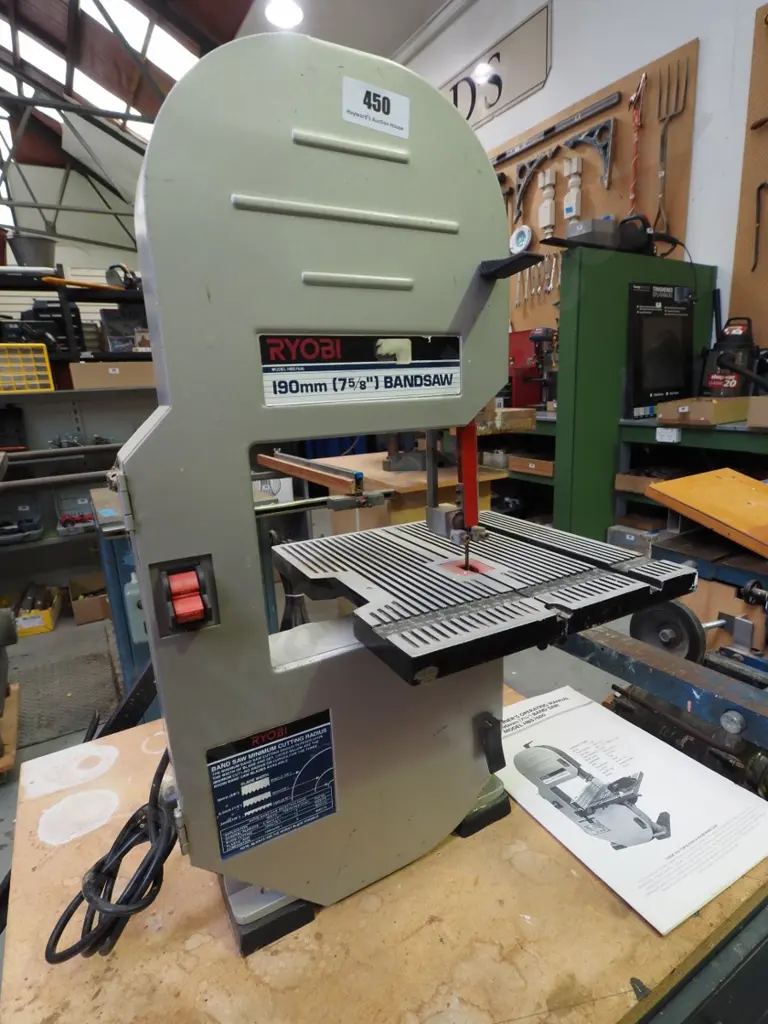 Ryobi 190mm band saw Image 1++