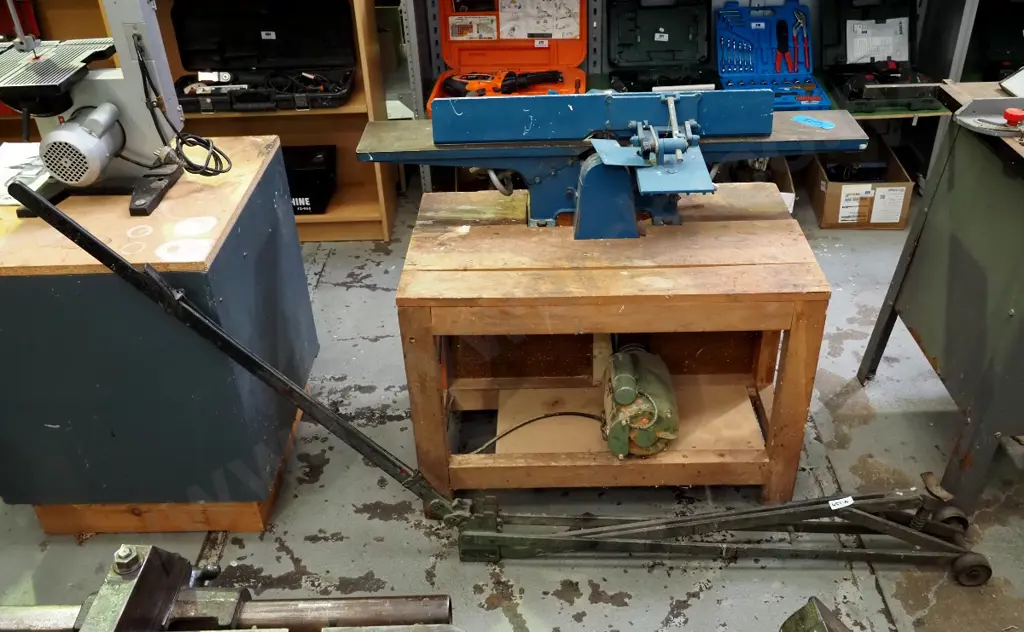 1930s workshop car jack Image 1++
