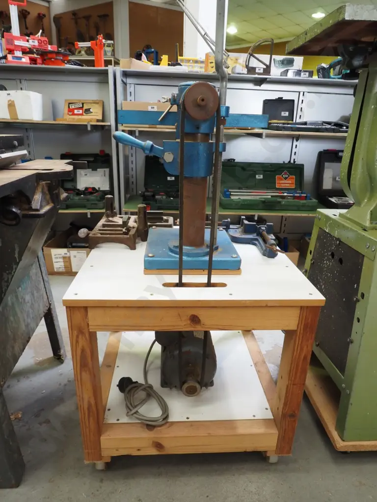 horizontal borer, various clamps Image 1++
