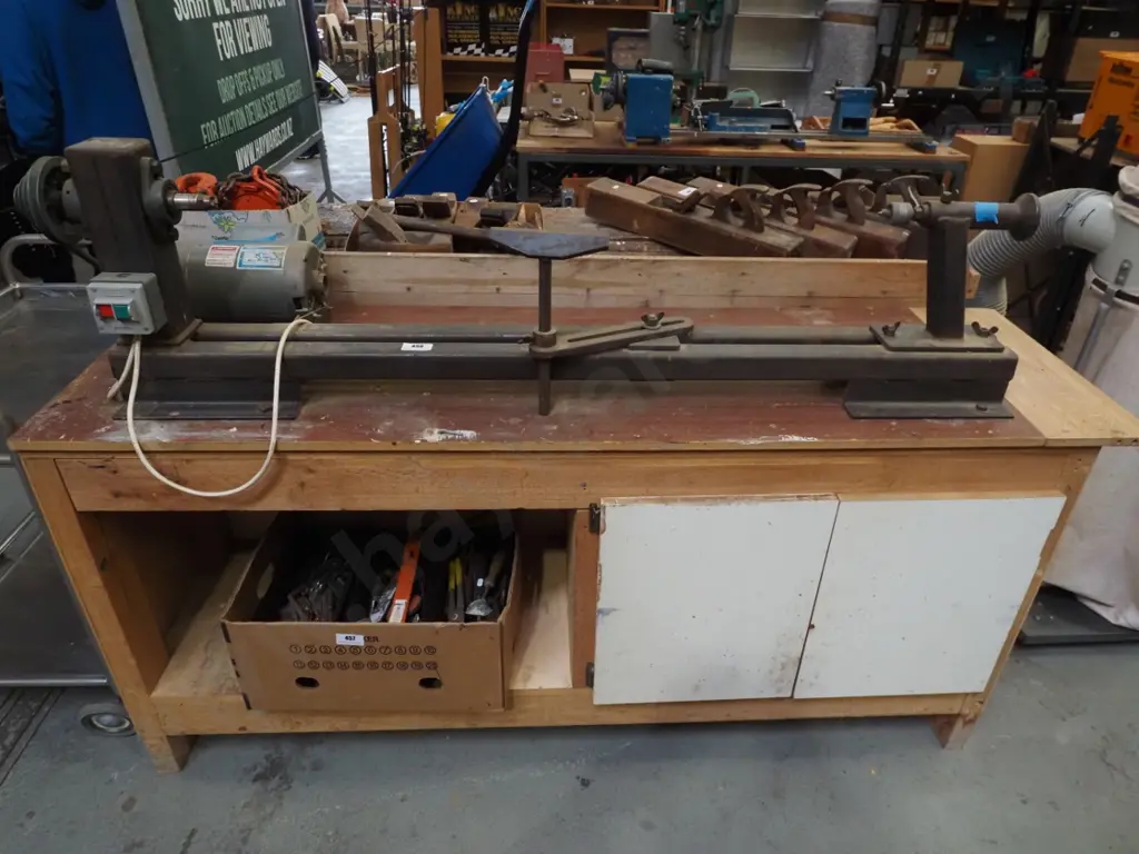 long woodworker's lathe on stand Image 1++