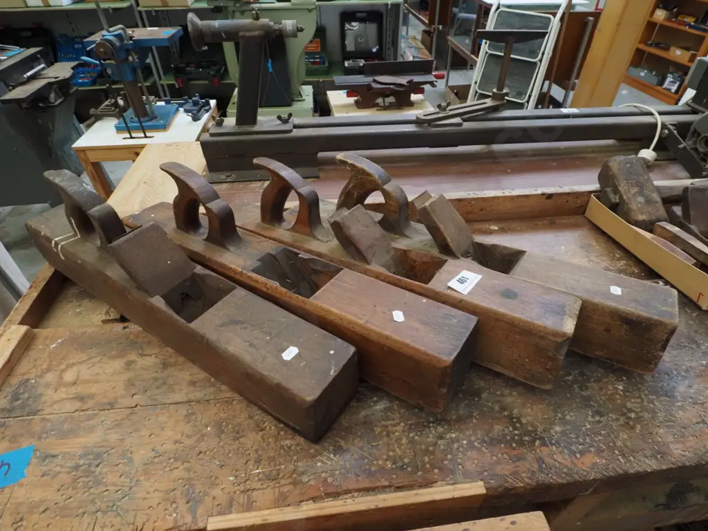 4 wooden hand planes Image 1++