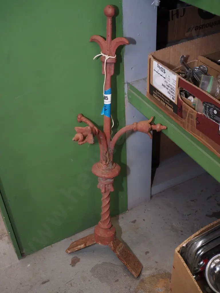 cast iron finial Image 1++