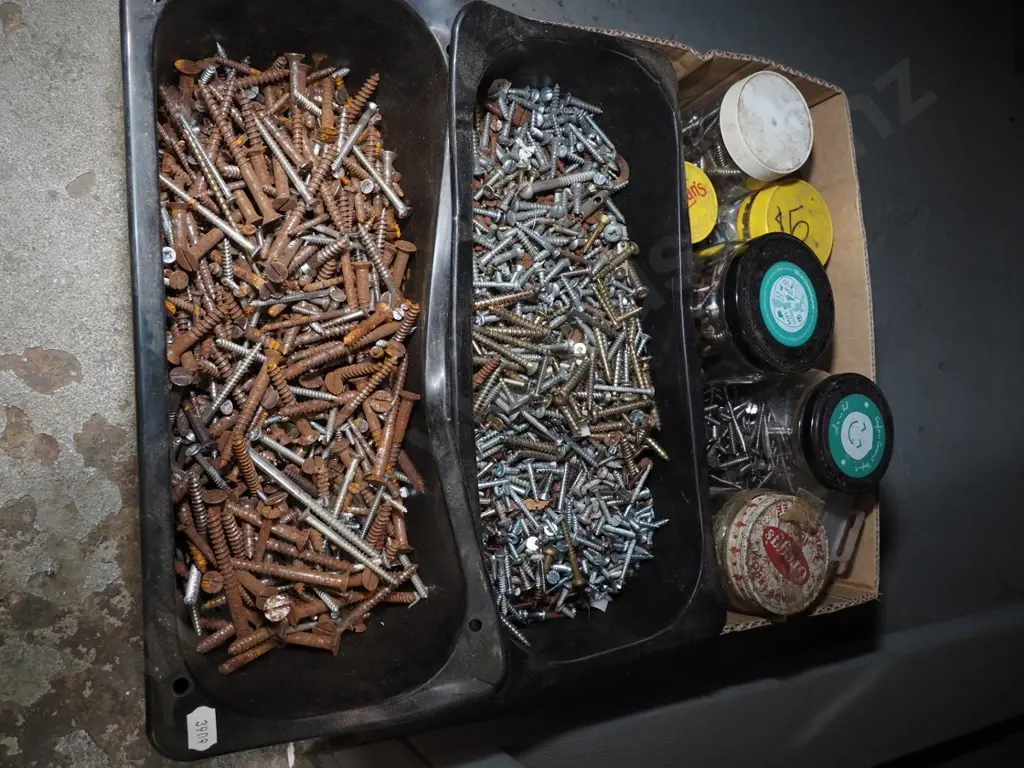 box of screws Image 1++
