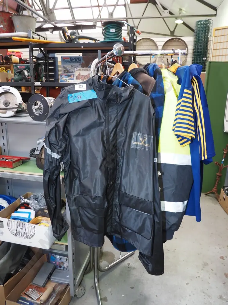 rain coat - Large Image 1++