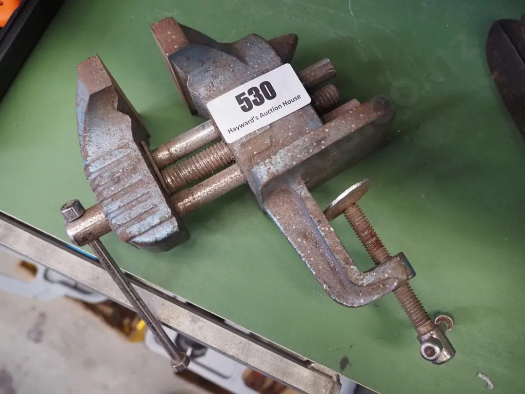 small engineer's vice Image 1++