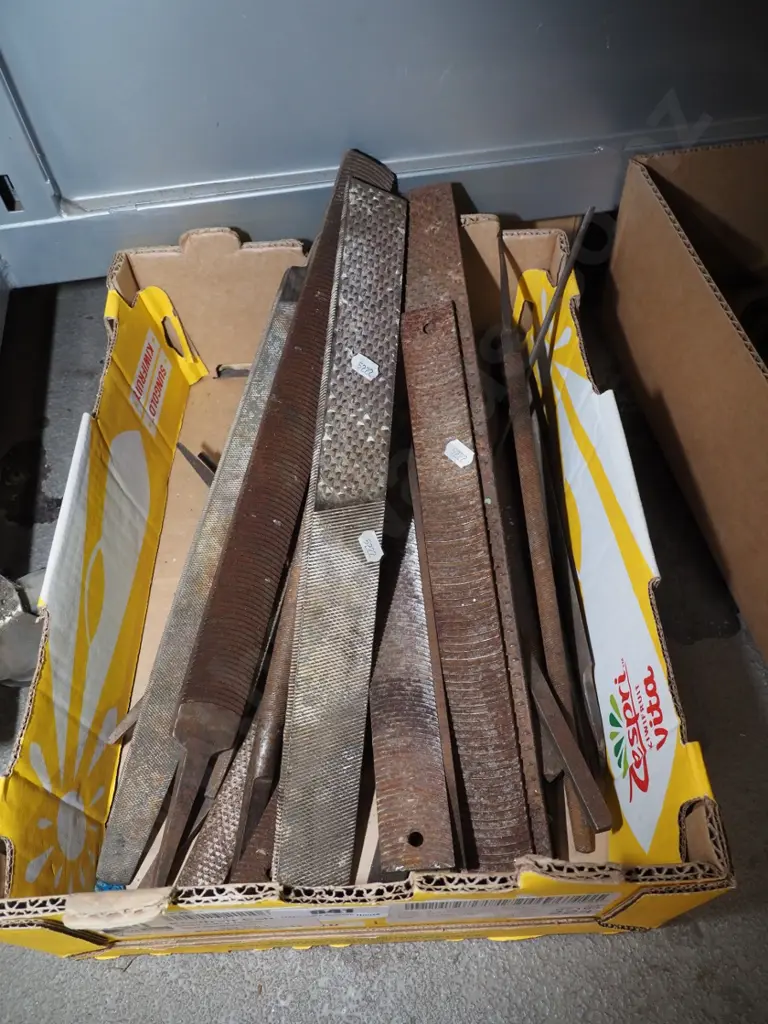 box of heavy duty rasps Image 1++