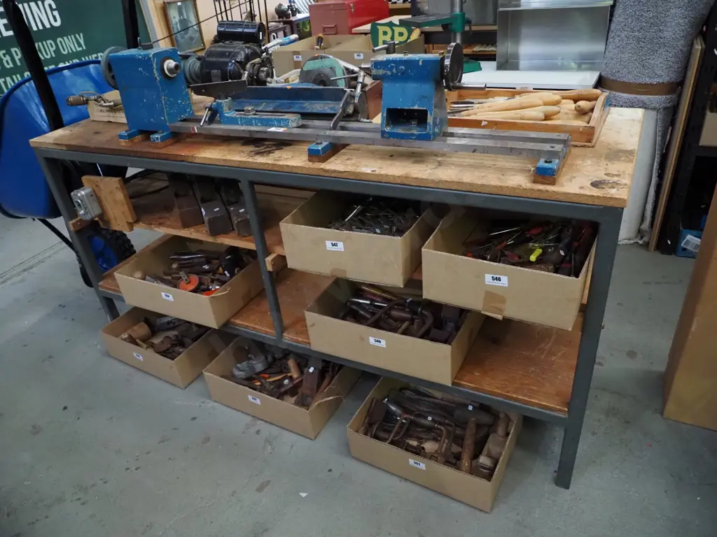 woodworker's lathe on wood and metal stand and accessories - orange dots Table H-880 W-1840 D-610 Image 1++