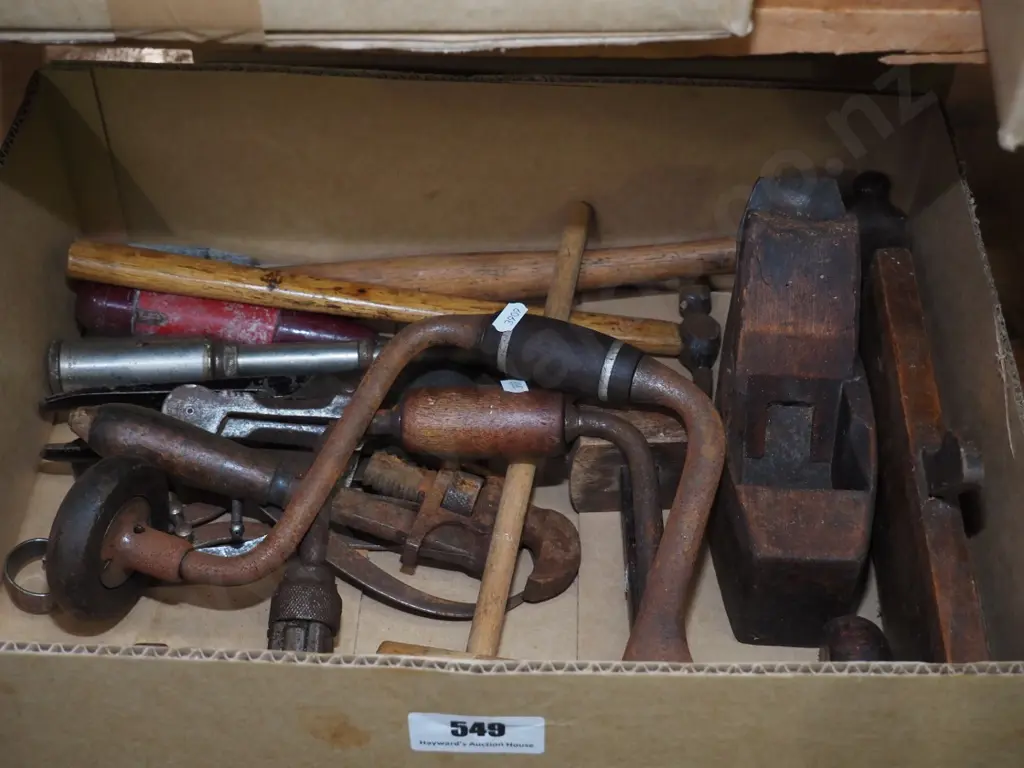 box of vintage hand tools Image 1++