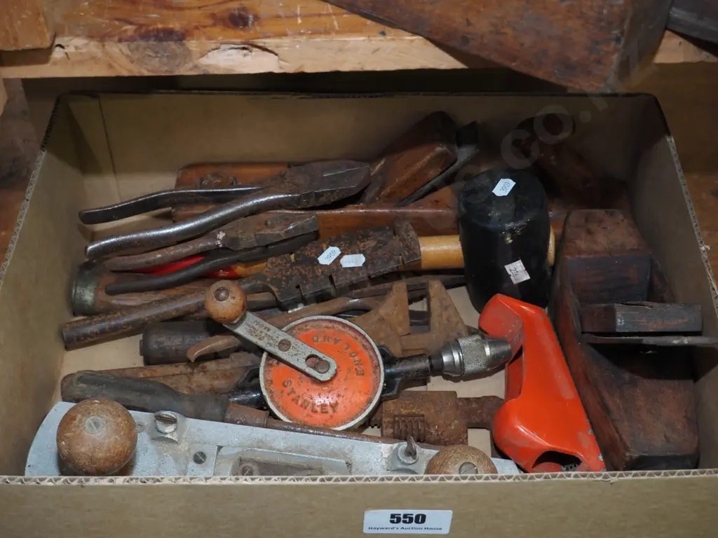 box of vintage hand tools Image 1++