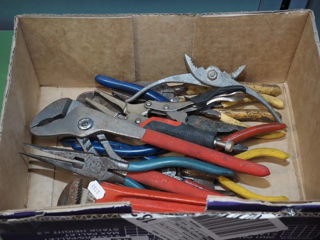 box; pliers, plumber's wrench etc Image 1++