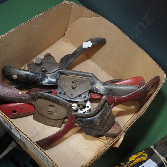box of spoke shaves