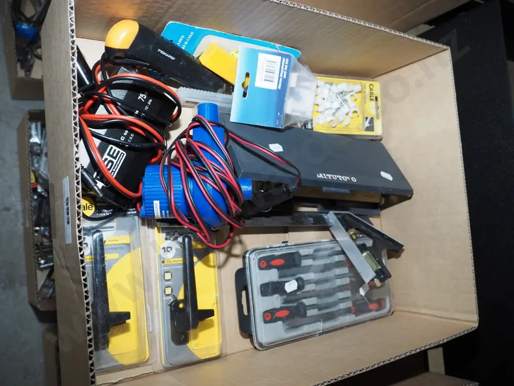 box;  calipers, screwdrivers, builder's square etc Image 1++