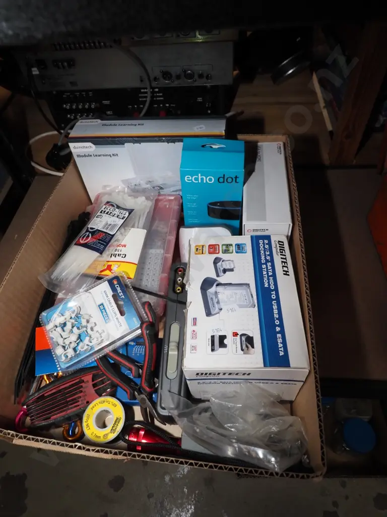 box; electronic items Image 1++