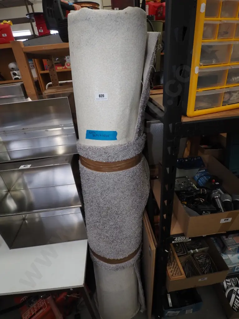 roll of carpet 3630m x 1640m Image 1++