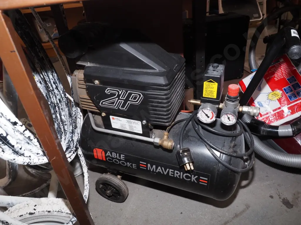 Maverick air compresssor Image 1++