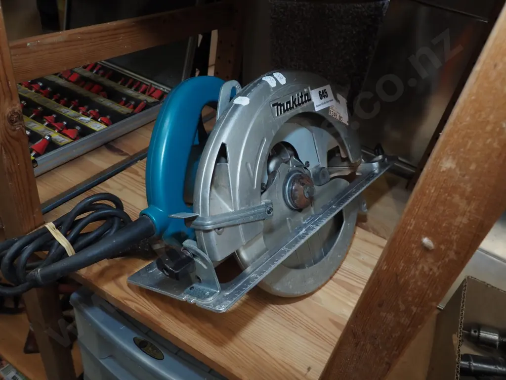 Makita skilsaw Image 1++